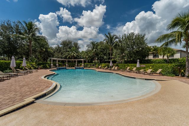 4521 Willow Basin Way, Wellington, FL 33467