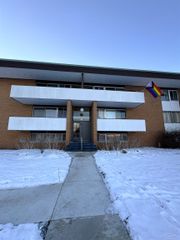 2101 Bayliss #15 Street #15, Midland, MI 48640