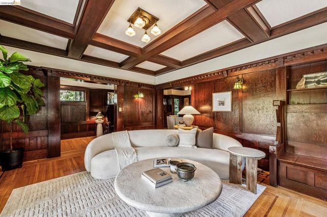 2953 Hillegass Ave, Berkeley, CA 94705