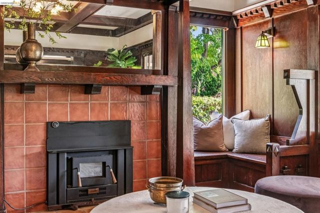 2953 Hillegass Ave, Berkeley, CA 94705