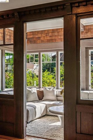 2953 Hillegass Ave, Berkeley, CA 94705