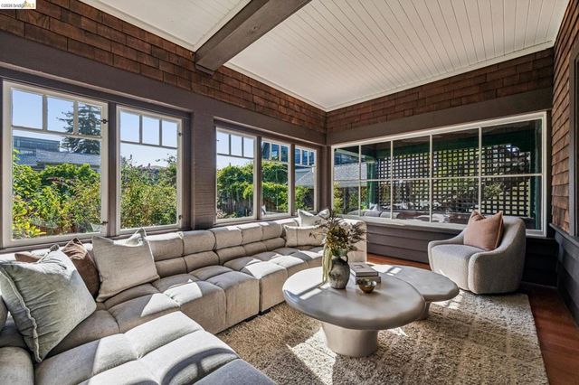 2953 Hillegass Ave, Berkeley, CA 94705
