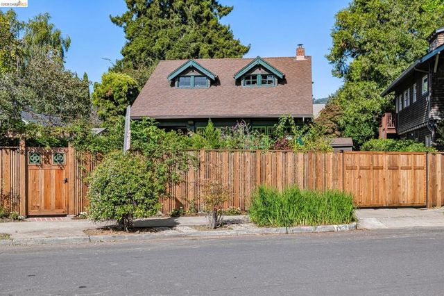 2953 Hillegass Ave, Berkeley, CA 94705