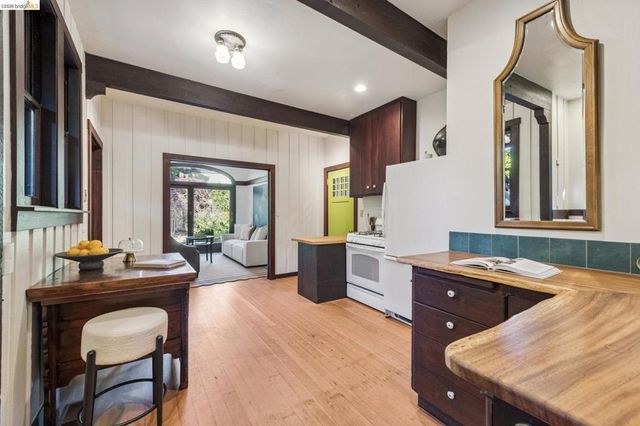 2953 Hillegass Ave, Berkeley, CA 94705