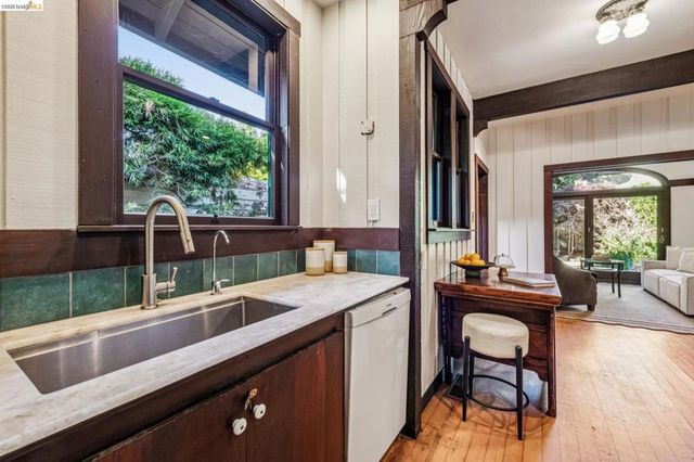 2953 Hillegass Ave, Berkeley, CA 94705