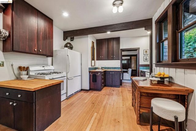 2953 Hillegass Ave, Berkeley, CA 94705