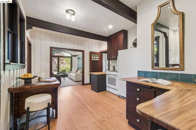 2953 Hillegass Ave, Berkeley, CA 94705