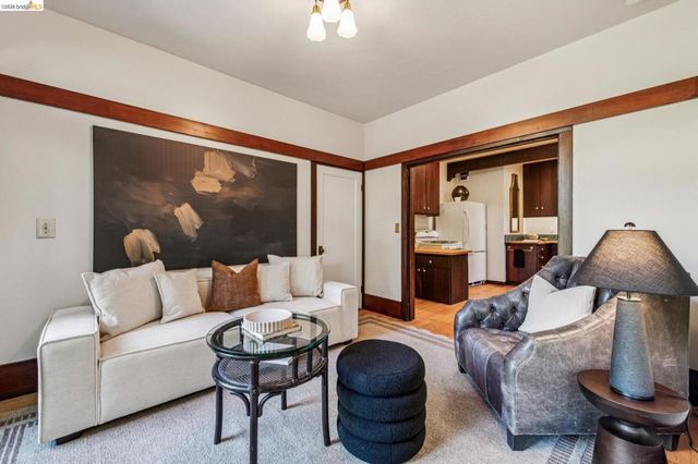 2953 Hillegass Ave, Berkeley, CA 94705