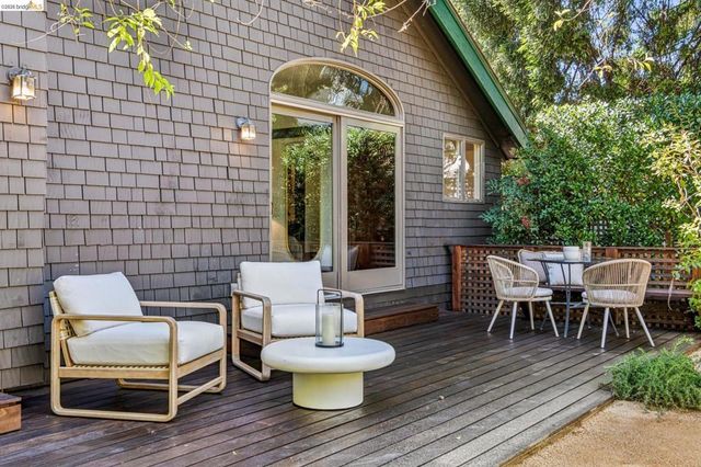 2953 Hillegass Ave, Berkeley, CA 94705