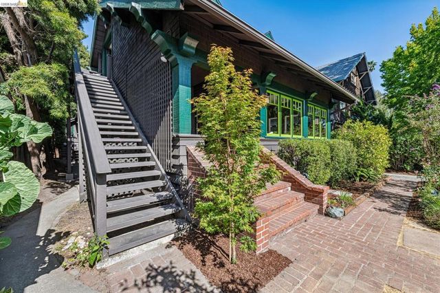2953 Hillegass Ave, Berkeley, CA 94705