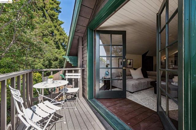2953 Hillegass Ave, Berkeley, CA 94705