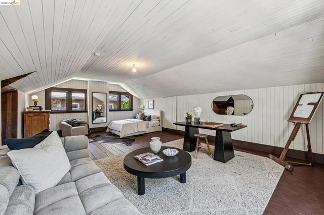 2953 Hillegass Ave, Berkeley, CA 94705