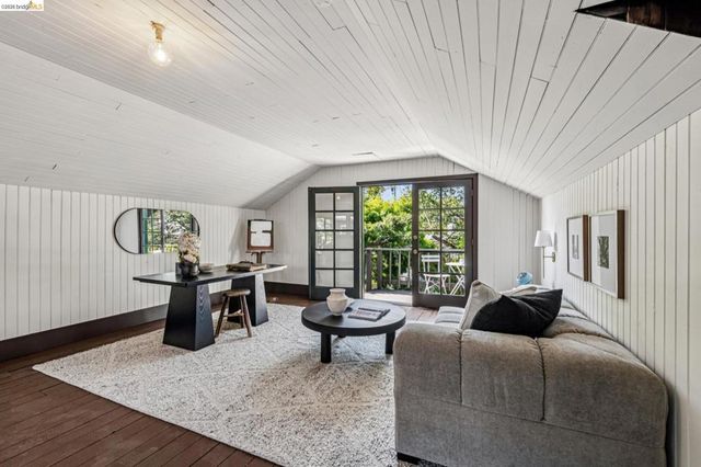 2953 Hillegass Ave, Berkeley, CA 94705