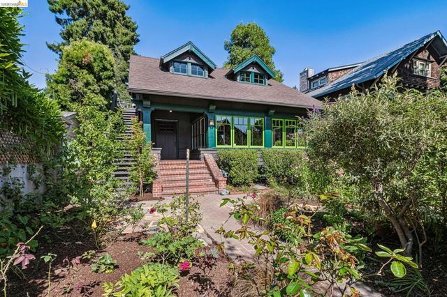 2953 Hillegass Ave, Berkeley, CA 94705