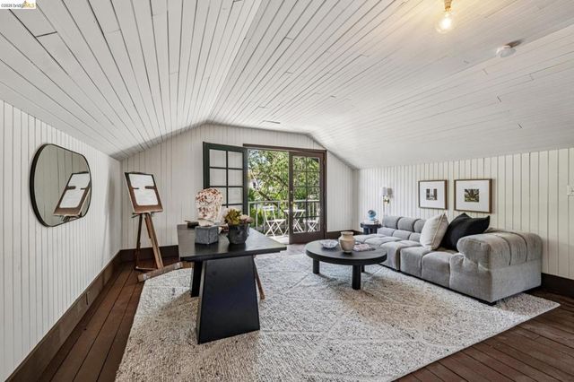 2953 Hillegass Ave, Berkeley, CA 94705