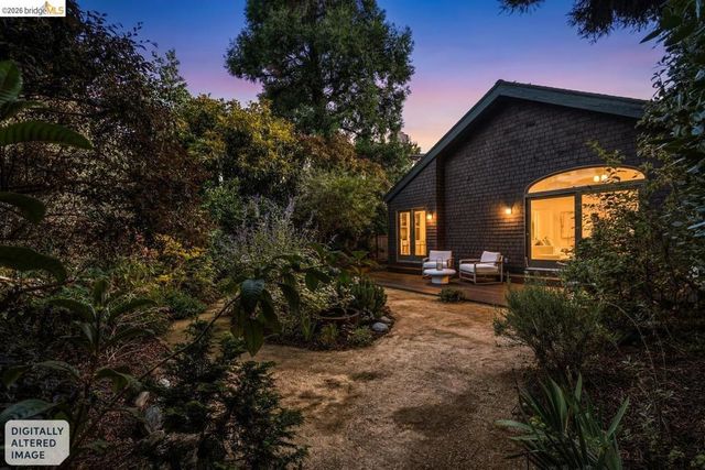 2953 Hillegass Ave, Berkeley, CA 94705