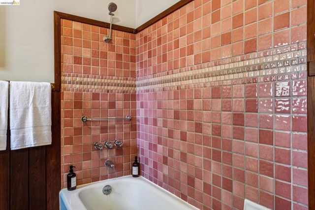 2953 Hillegass Ave, Berkeley, CA 94705