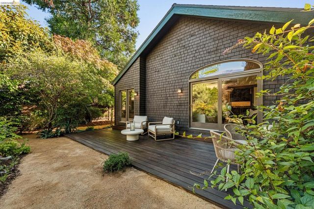 2953 Hillegass Ave, Berkeley, CA 94705