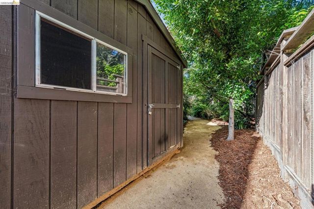 2953 Hillegass Ave, Berkeley, CA 94705