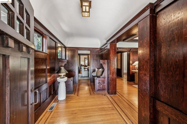 2953 Hillegass Ave, Berkeley, CA 94705
