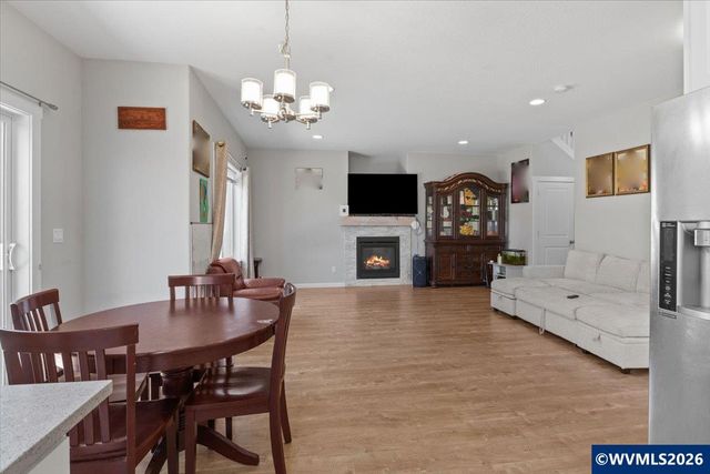 518 Red Cedar Ln NE, Salem, OR 97301