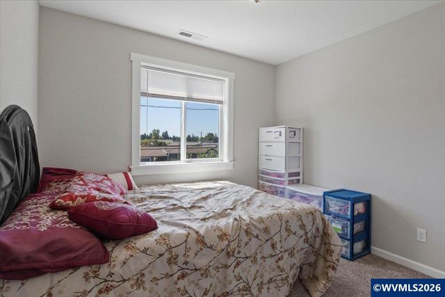518 Red Cedar Ln NE, Salem, OR 97301