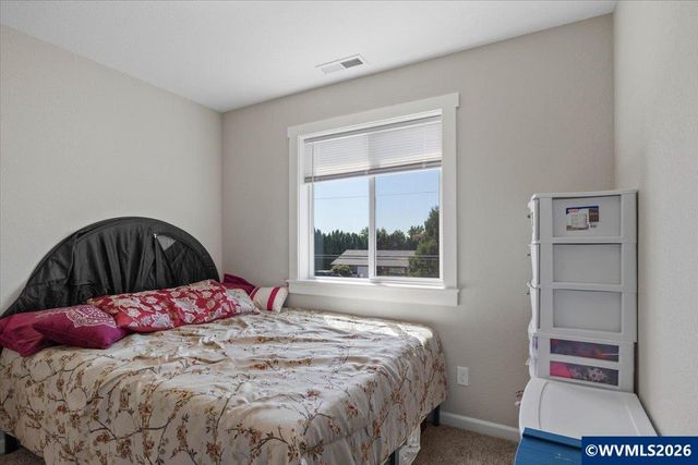 518 Red Cedar Ln NE, Salem, OR 97301