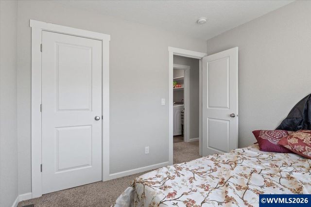 518 Red Cedar Ln NE, Salem, OR 97301