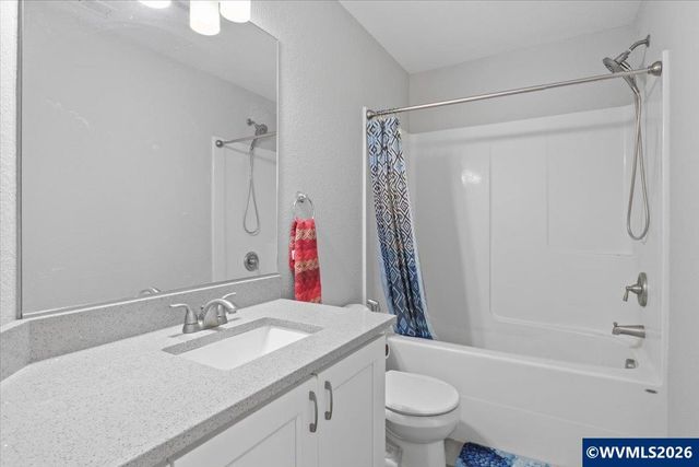 518 Red Cedar Ln NE, Salem, OR 97301