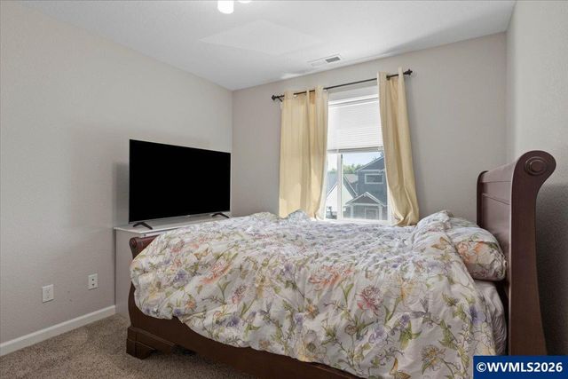 518 Red Cedar Ln NE, Salem, OR 97301