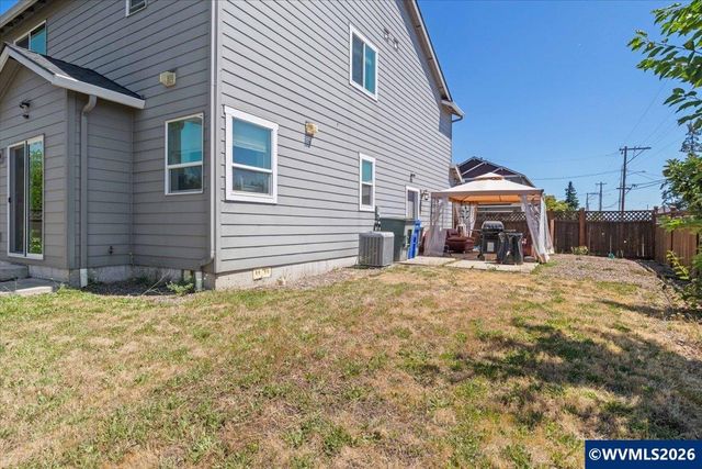 518 Red Cedar Ln NE, Salem, OR 97301
