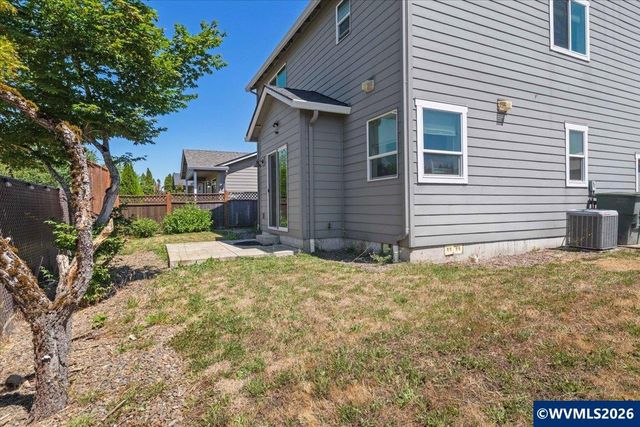 518 Red Cedar Ln NE, Salem, OR 97301