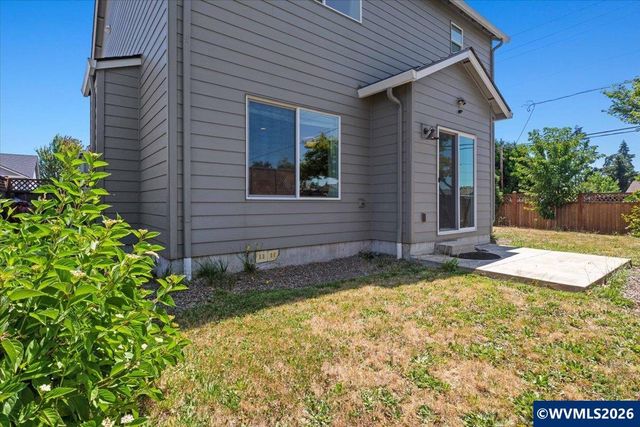 518 Red Cedar Ln NE, Salem, OR 97301