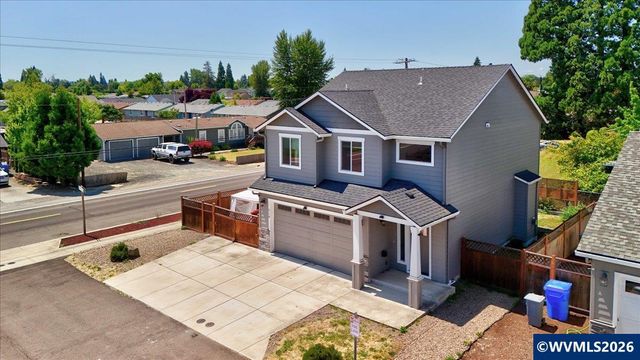 518 Red Cedar Ln NE, Salem, OR 97301
