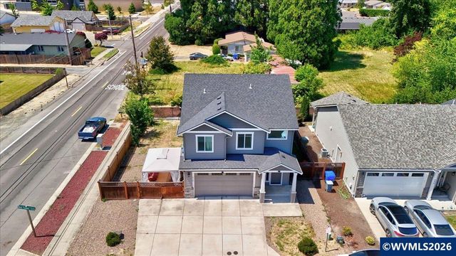 518 Red Cedar Ln NE, Salem, OR 97301