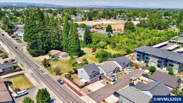 518 Red Cedar Ln NE, Salem, OR 97301