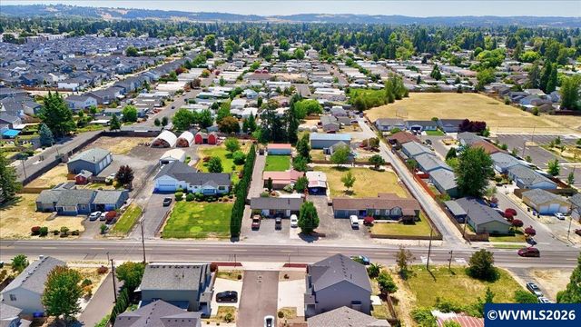 518 Red Cedar Ln NE, Salem, OR 97301