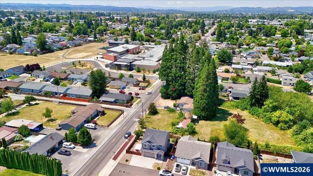 518 Red Cedar Ln NE, Salem, OR 97301