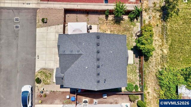 518 Red Cedar Ln NE, Salem, OR 97301