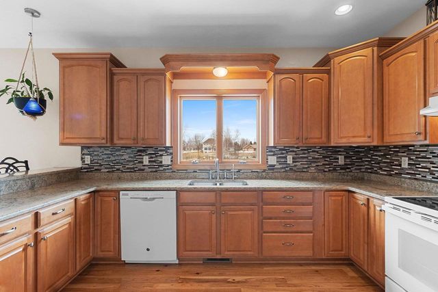 2594 MISTY RIVER LANE, De Pere, WI 54115