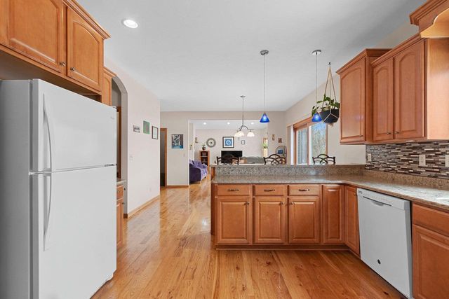 2594 MISTY RIVER LANE, De Pere, WI 54115