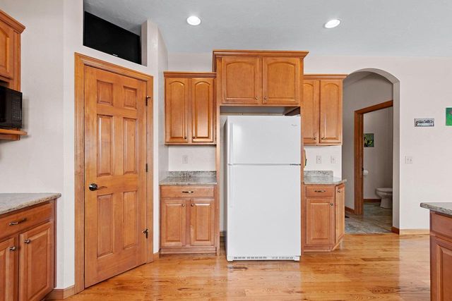 2594 MISTY RIVER LANE, De Pere, WI 54115