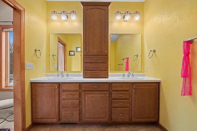 2594 MISTY RIVER LANE, De Pere, WI 54115