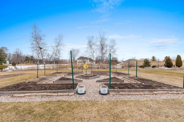 2594 MISTY RIVER LANE, De Pere, WI 54115