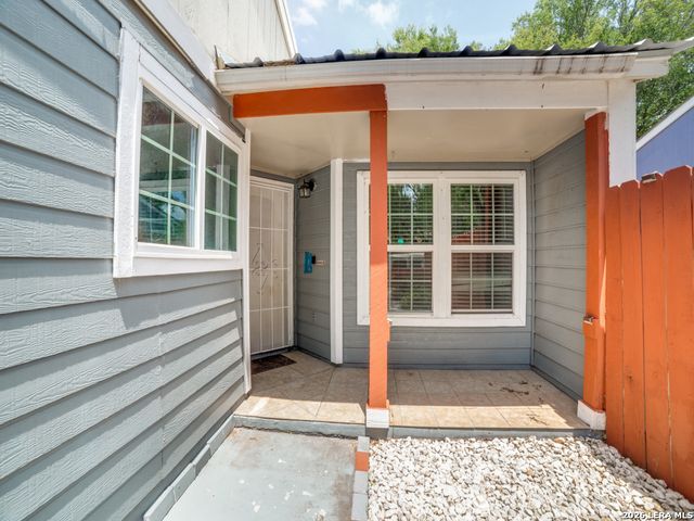 2882 CHERRY FIELD DR, San Antonio, TX 78245
