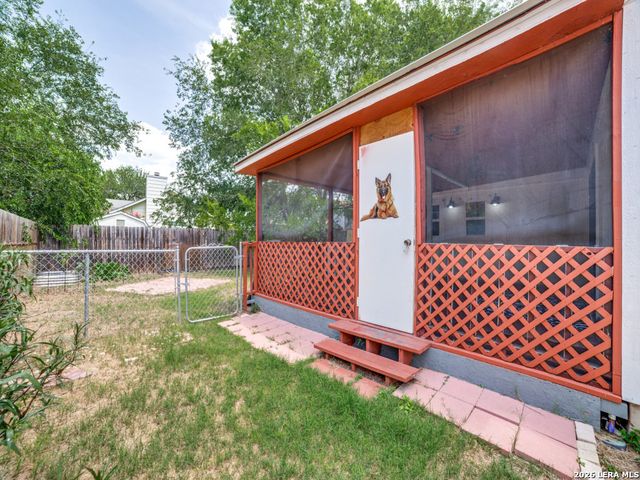2882 CHERRY FIELD DR, San Antonio, TX 78245