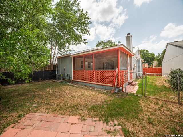 2882 CHERRY FIELD DR, San Antonio, TX 78245