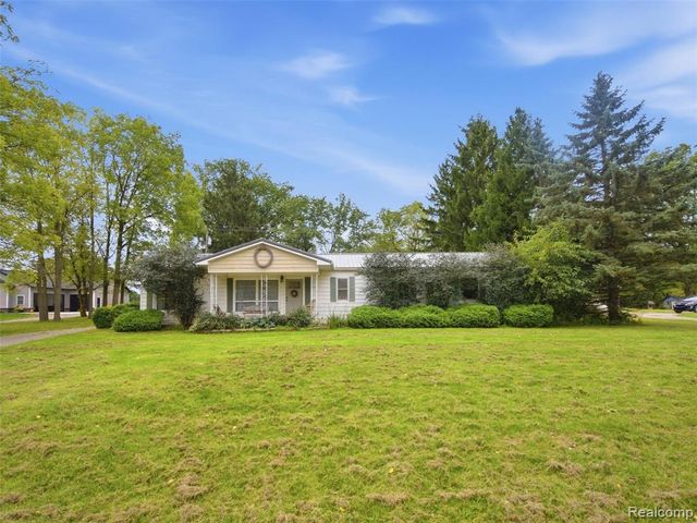 5370 Hollow Corners Road, Dryden, MI 48428