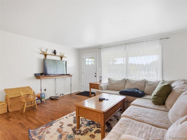5370 Hollow Corners Road, Dryden, MI 48428