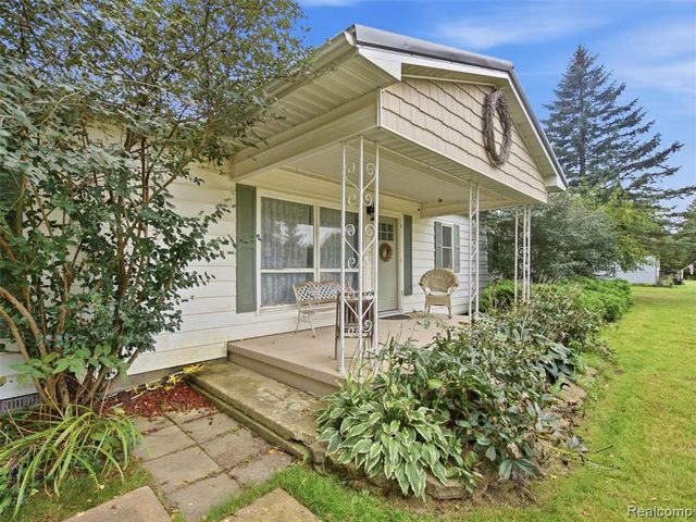 5370 Hollow Corners Road, Dryden, MI 48428